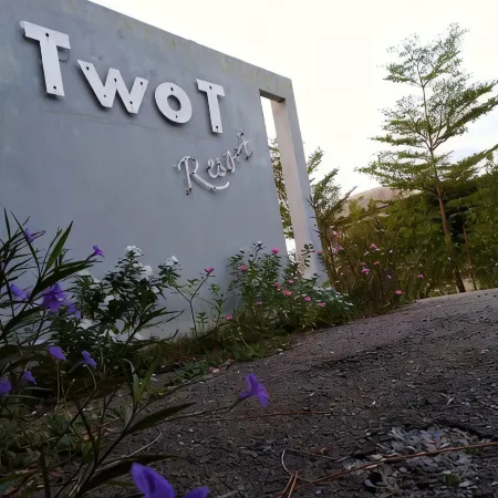 Two T Resort Отели в г. Саванкхалок