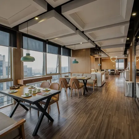 Life All Suites Hotel (Suzhou International Expo Center) Отели рядом с достопримечательностью «Книжный магазин Eslite»
