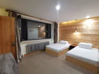 Jiayin Wangjianglou Hotel (Jiangbian Square)