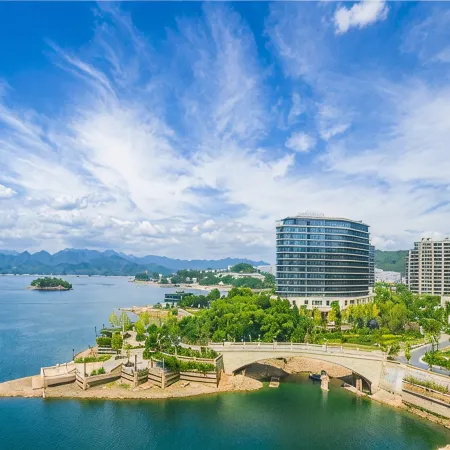 Lvcheng Lanwan Holiday Hotel