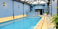 Hotel Leoncia - parkir