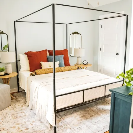 JULY DISCOUNT! Romantic 2 BR 2 story w/mountain views and stunning outdoor space