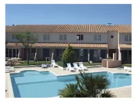 Artemia Aigues-Mortes - Hotel Avec Piscine - Swimmingpools