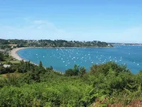 300m from the SEA, Breton house with large garden and sea view - WIFI Hotels in Ploubazlanec