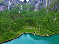 Original fjord house in its own beautiful fjord arm of the Sognefjord Hotels in Viks kommun