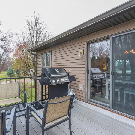 3-bed, 3-bath, 3-car garage executive home in Marshfield, WI