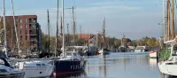 Cozy vacation apartment at the marina, short walk to the city center - Wifi