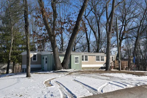 Charming 1-bedroom cottage in fabulous Galena with AC, WiFi Aiken 1083 LLC - 4-Star