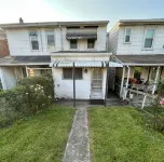 Charming 2-bedroom townhome in Coaldale close to St Lukes Hospital.