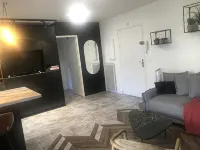 Nid Douillet - BEL Appartement Avec Parking Gratuit - Homestays