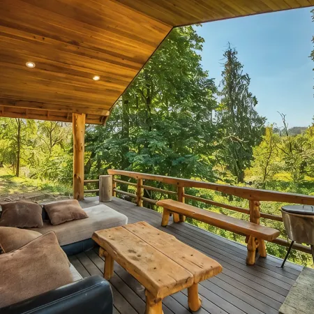 Serene Retreat on 45 Acres in Eagle Creek, OR - Perfect Getaway Spot