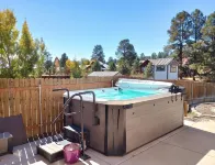 Large Hot-Tub | Close 2 DT | Wolf Creek Mountain