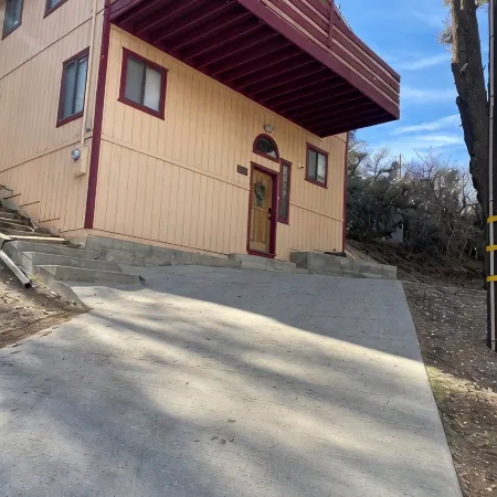 Family Cabin with Views, Fireplace & Deck - Near Hiking, Off Roading - Sleeps 14