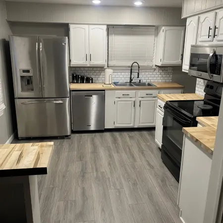 Recently updated apartment in a Triplex unit #1 close to wineries and the lake.