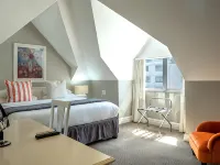 The Bantry Aparthotel by Totalstay Hotels near Queens Beach