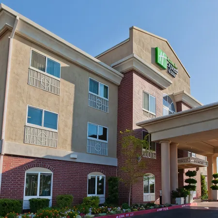 Holiday Inn Express & Suites SACRAMENTO NE CAL EXPO by IHG Отели рядом с достопримечательностью «Арден Фейр Молл»