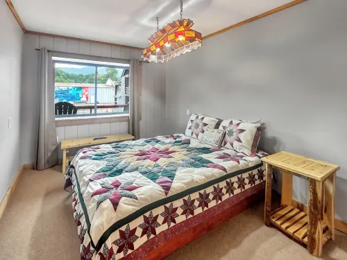 Milepost 64 is conveniently located in the heart of Bryson City! - 3-Star