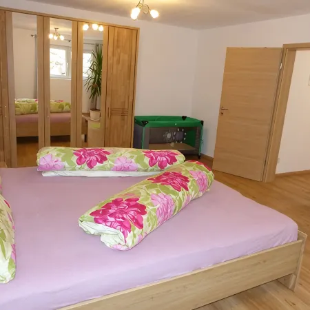 Apartment Hipp No. 1 - 84m² on the ground floor with terrace and mountain view in a top location Отели в г. Хальблех