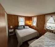 Pine River Pond waterfront - 4つ星