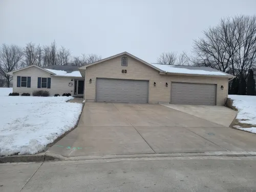 Beautiful house located 5 minutes drive to EAA AIRVENTUE