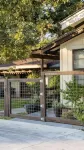 BoisD’Arc Bungalow and Suites - private Studio Type Suite - queen bed - 4성급