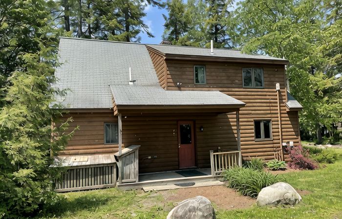 Great Pond Waterfront: Dog-friendly Home Near Colby College