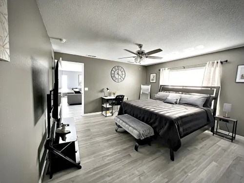 New! 4-bedroom/Pool/Jacuzzi/ PGA Top Golf Course - Villas