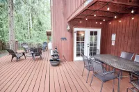 Near Sandy River~ Hot Tub, King Bed, XBOX, Game Room, BBQ, Family Friendly - 홈스테이