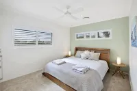 Beachside 880  beachfront luxury Apartment with Sunset views from the balcony. - Condos