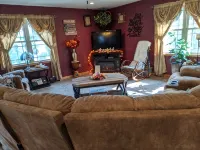 Guesthouse with fresh country air, beautiful views. 25 minutes from Eau Claire. - 2-Star