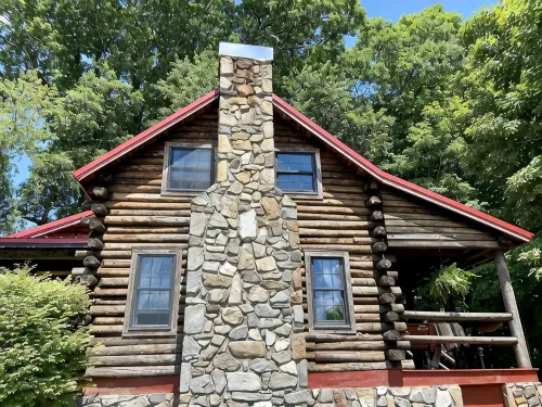 Cabin on Main- Cozy Downtown Burnsville! - Hytter