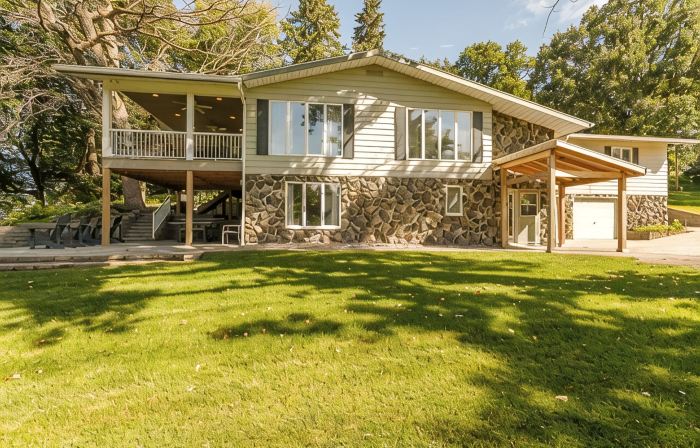 Delightful Lakeshore Cottage, Great Swim & Lakeside Amenities, +22 Foot Pontoon
