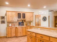 4 Bdr Cozy Cabin Near Fishing, Golf, Marina + Wifi + Pool Table, Pets OK - 3-Star