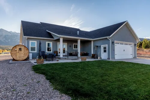 Marysvale Adventure Retreat - Homestays