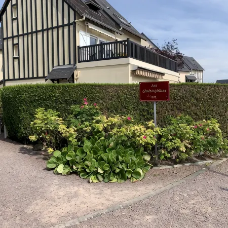 Ground floor near the beach