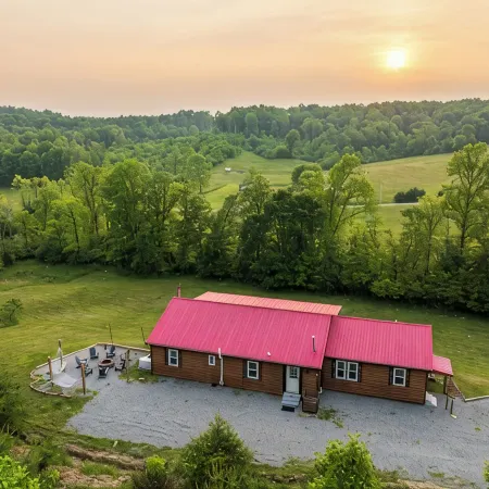 Nature Retreat: Hot Tub, Fire Pit & Hocking Hills