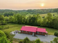 Nature Retreat: Hot Tub, Fire Pit & Hocking Hills