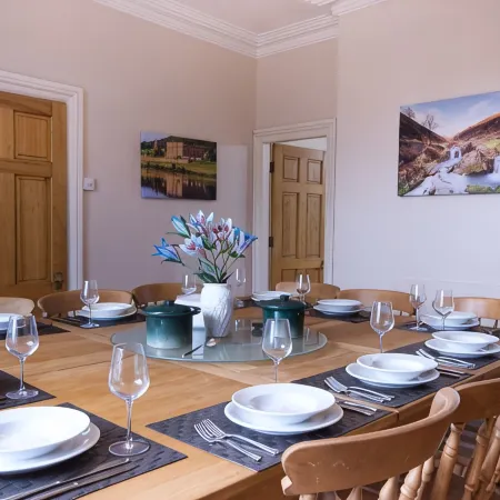 Spacious stylish house for group stays in beautiful Buxton, pet friendly.