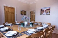 Spacious stylish house for group stays in  beautiful Buxton, pet friendly. - 3-Star