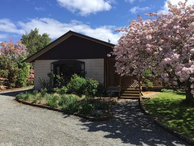 Chris's Cabin | Private Garden, Large Deck | Sleeps 8 in Greytown