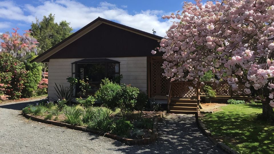Chris's Cabin | Private Garden, Large Deck | Sleeps 8 in Greytown