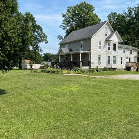 Lake Life 2BR in the Heart of GOTL!