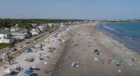 Beautiful Beach Home Only Seconds from the Sand! - balcón