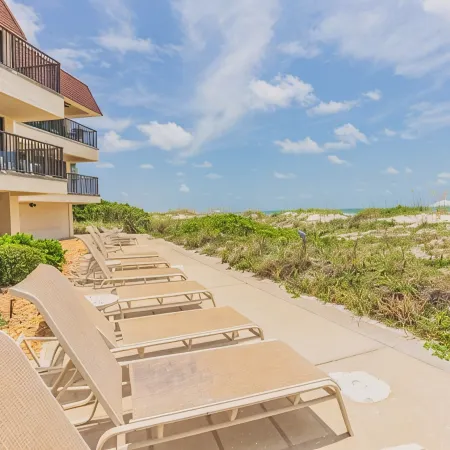 Breezy Beachside Property: Beach Views, Heated Pool, Pickleball & Kid Friendly!