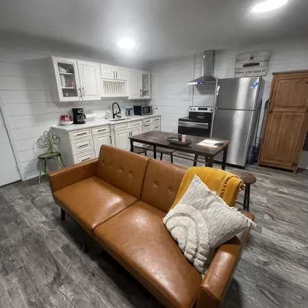 Comfy, Clean & Pet Friendly