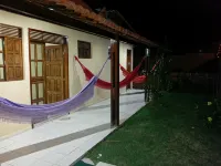 House with Ample Space for Accommodation, Leisure Area with Swimming Pool and Barbecue. - Homestays