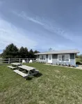 Cozy Lakefront Cottage - Gorgeous Views of Lake Huron!