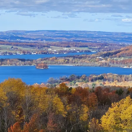 Charming Waneta Lake Front Cottage! Kayaks! Wine Country Flx Отели в г. Тайрон