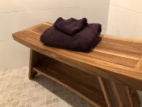 Newly Constructed Modern 1 Bedroom Apartment with Luxury Shower ~ Sleeps 3