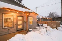 Close, Cute, and Clean! - Hot Tub/Firepit/Bikes/Floats